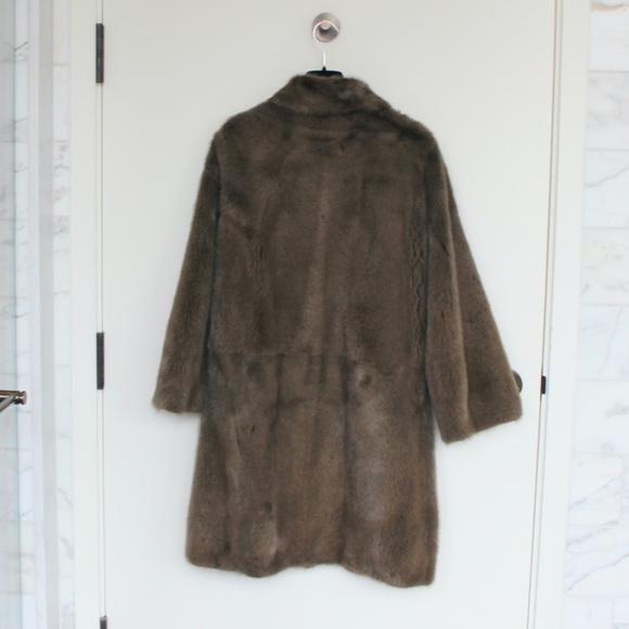 Yves Salomon *Reversible* Sheared Mink/Suede Coat, size 38. *Worn twice* - Picture 4 of 16